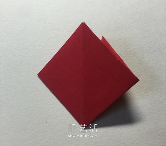 简单折纸4个花瓣 粘合得到一朵四瓣花！(图5)