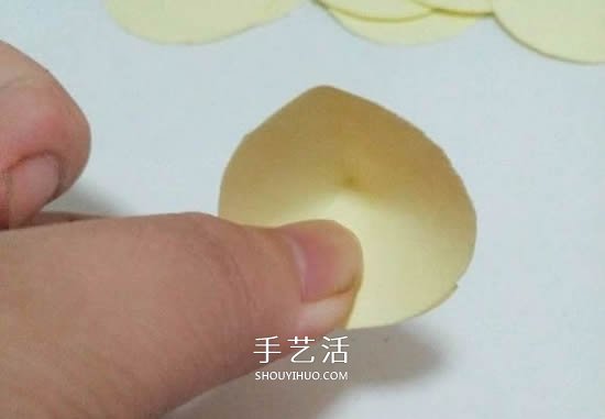 简单纸花怎么做图解 组合式花朵的制作方法(图3)