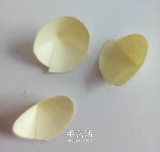 简单纸花怎么做图解 组合式花朵的制作方法(图10)