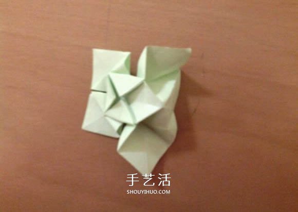 幸运四叶草的折法图解 怎么折纸四叶草步骤图(图19)