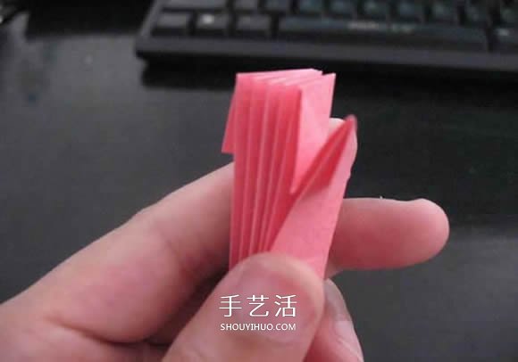 赠送初恋的小礼物！折纸蔷薇戒指的折法图解(图25)