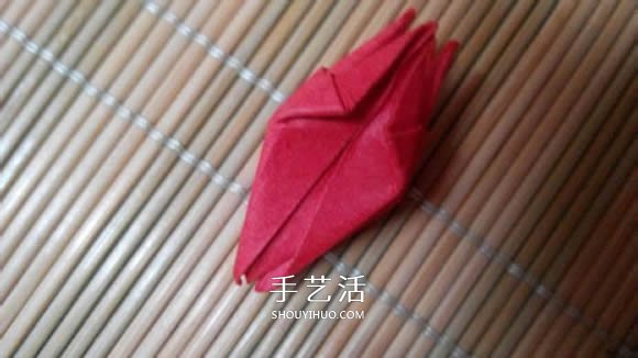 即将完全开花的荷花的折纸方法图解过程(图7)