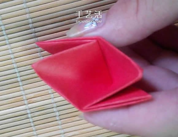 即将完全开花的荷花的折纸方法图解过程(图6)