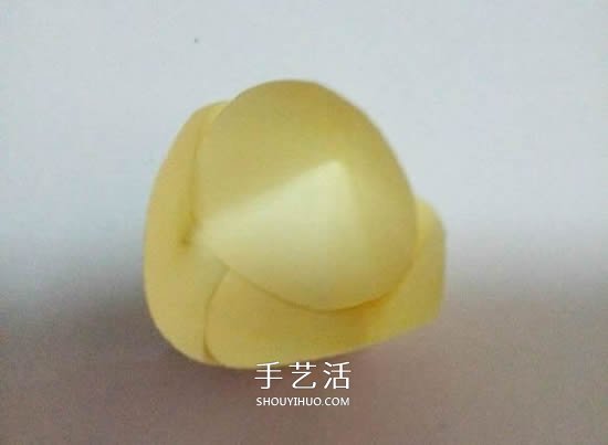简单纸花怎么做图解 组合式花朵的制作方法(图6)