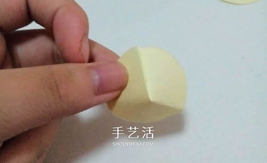 简单纸花怎么做图解 组合式花朵的制作方法(图5)