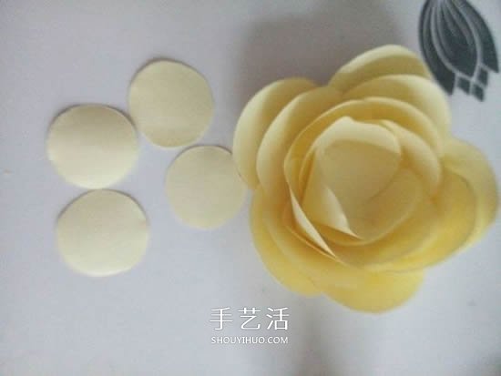 简单纸花怎么做图解 组合式花朵的制作方法(图10)