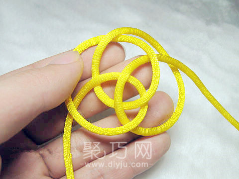 打单线六瓣长纽扣结教程 钻石结编织图解(图2)