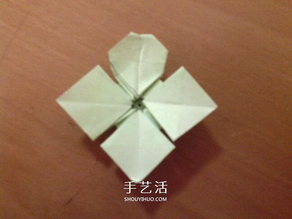 幸运四叶草的折法图解 怎么折纸四叶草步骤图(图26)