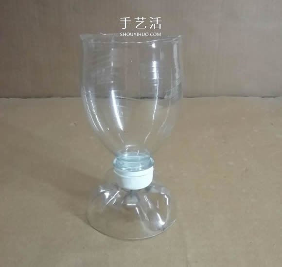 矿泉水瓶废物利用手工制作奖杯、国旗和酒杯(图12)