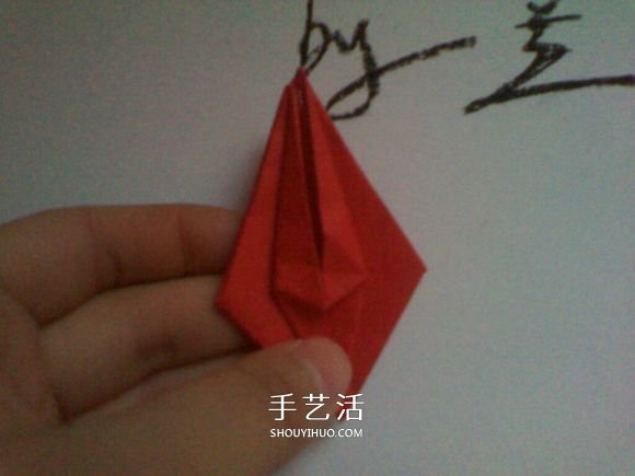彼岸花的折法步骤图解 详细折纸彼岸花的过程(图17)