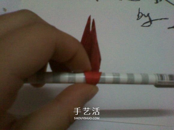 彼岸花的折法步骤图解 详细折纸彼岸花的过程(图21)