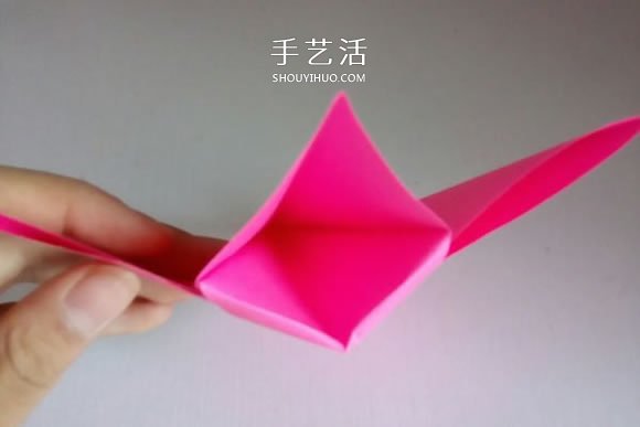 简单又漂亮五瓣纸花的折法步骤图解(图6)