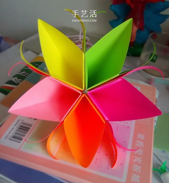 简单又漂亮五瓣纸花的折法步骤图解(图8)