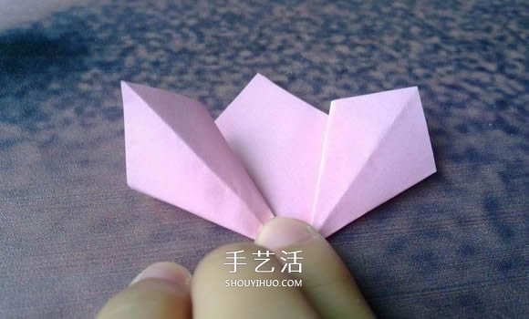 肯定学得会！超简单五瓣樱花的折纸方法步骤(图6)