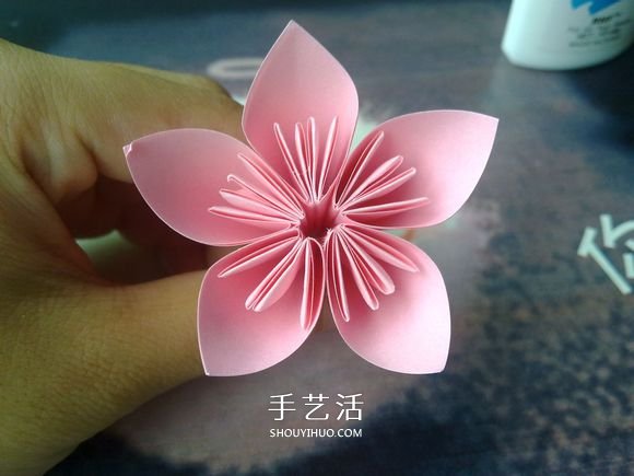肯定学得会！超简单五瓣樱花的折纸方法步骤(图16)