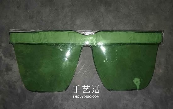 汽水瓶废物利用手工制作黑框太阳镜的方法(图4)