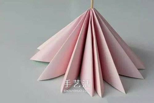 简单又漂亮纸花的折法图解 有16个花瓣！(图11)