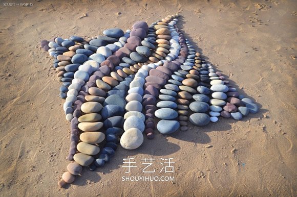 海滩上的拼搭艺术！令人赏心悦目的石头拼画(图4)