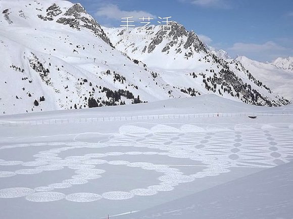 雪花地上飘？法国艺术家踩出冬季“踩雪画”(图9)