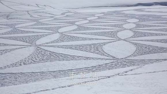 雪花地上飘？法国艺术家踩出冬季“踩雪画”(图5)