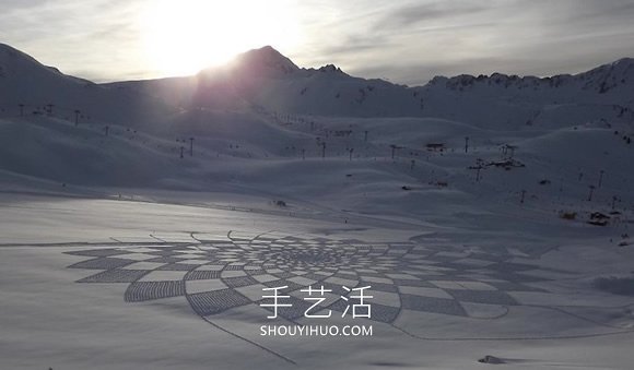 雪花地上飘？法国艺术家踩出冬季“踩雪画”(图3)
