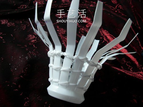 酸奶瓶手工制作小花篮的做法教程(图4)