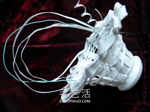 酸奶瓶手工制作小花篮的做法教程(图6)