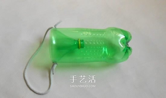 雪碧瓶子制作捕鱼器 儿童自制捕鱼器的教程(图5)