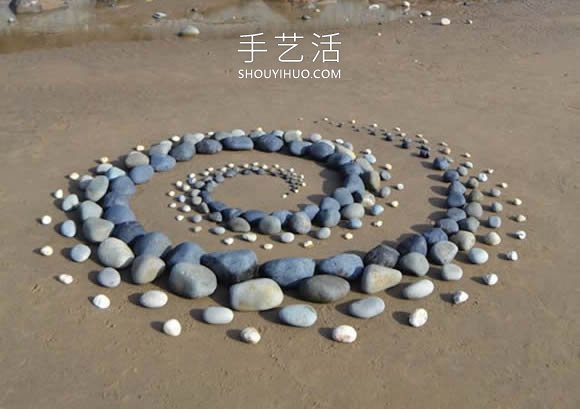 海滩上的拼搭艺术！令人赏心悦目的石头拼画(图11)