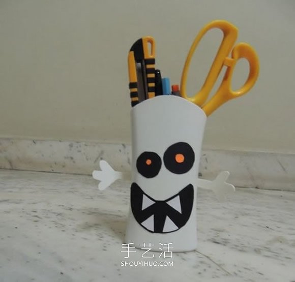 洗发水瓶废物利用 手工制作万圣节怪物笔筒(图7)