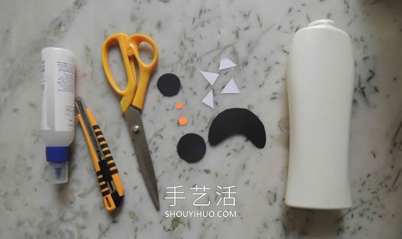 洗发水瓶废物利用 手工制作万圣节怪物笔筒(图3)