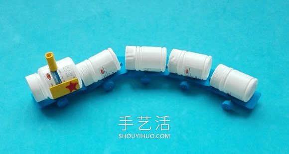 药瓶废物利用手工制作儿童火车玩具的做法(图6)