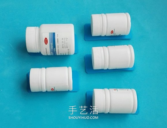 药瓶废物利用手工制作儿童火车玩具的做法(图4)