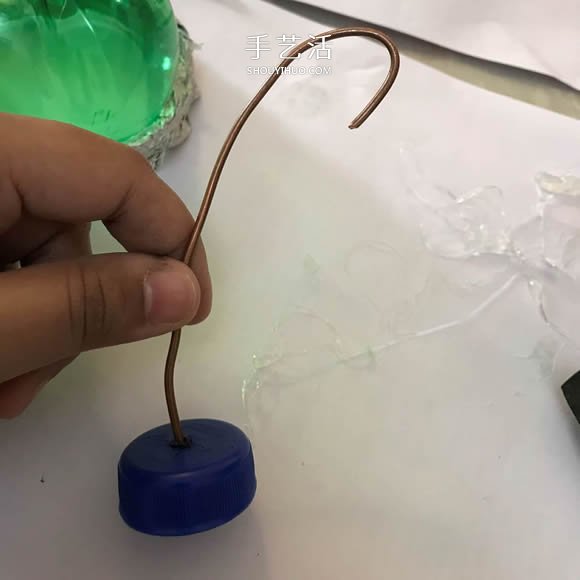 雪碧瓶手工制作万圣节女巫屋图解教程(图10)