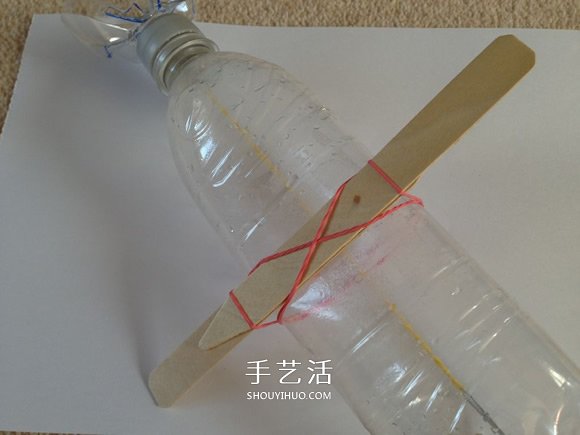 用塑料瓶做潜水艇玩具的方法(图18)