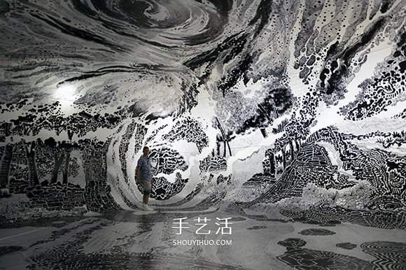 掉入黑白漩涡！120支马克笔画出360度沉浸式装置 - 诺云双维造物网