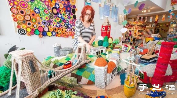 英国手工达人用针织DIY栩栩如生城市场景(图2)