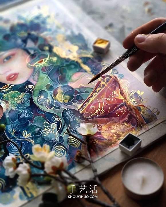 耀眼金箔细节照亮超凡脱俗的神秘女性肖像画(图7)