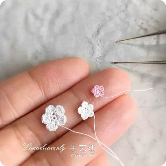 美得不像话！袖珍钩针花朵饰品作品图片欣赏(图2)