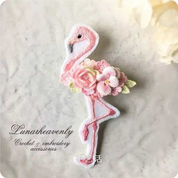 美得不像话！袖珍钩针花朵饰品作品图片欣赏(图23)