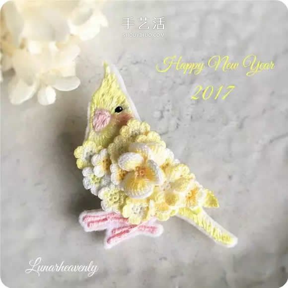 美得不像话！袖珍钩针花朵饰品作品图片欣赏(图22)