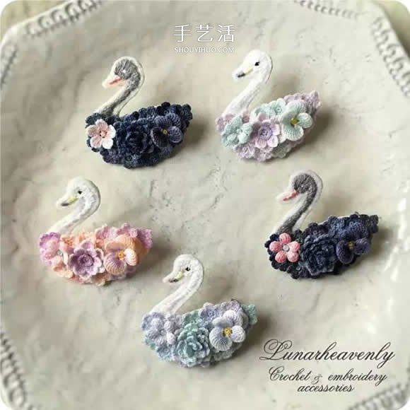 美得不像话！袖珍钩针花朵饰品作品图片欣赏(图25)