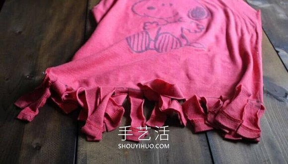 如何用10分钟制作一个不用缝制的T恤手提袋(图4)