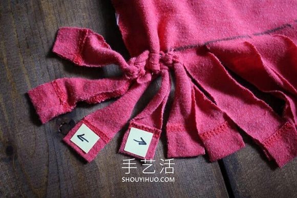 如何用10分钟制作一个不用缝制的T恤手提袋(图6)