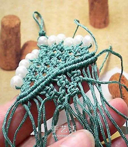 圣诞树小挂件的编法 手工编织圣诞树挂饰图解(图5)