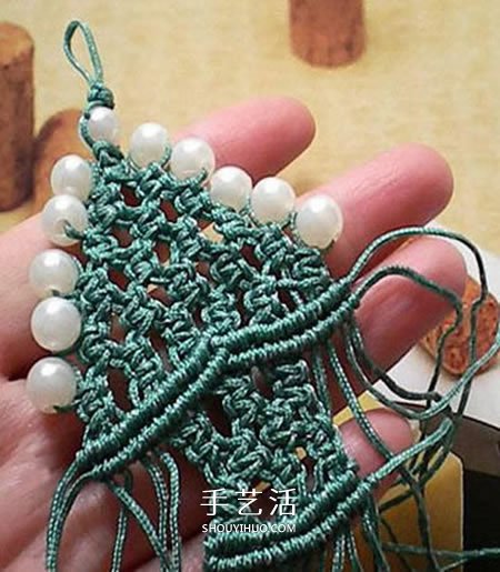 圣诞树小挂件的编法 手工编织圣诞树挂饰图解(图6)