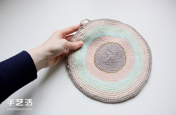 细腻针法和淡雅色彩的搭配 森系钩针杯垫作品(图6)