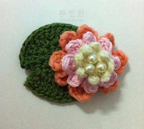 毛线编织莲花胸针的方法 钩针荷花胸花的编法(图10) 毛线编织莲花胸针的方法 钩针荷花胸花的编法(图10)