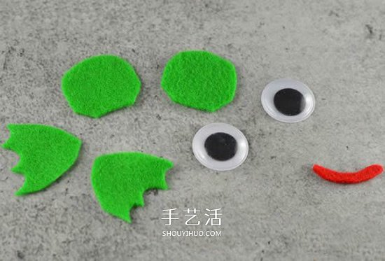 毛线小青蛙手工制作 幼儿做毛线球青蛙的方法(图3) 毛线小青蛙手工制作 幼儿做毛线球青蛙的方法(图3)