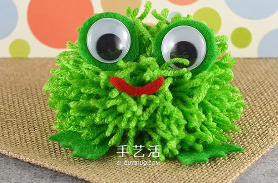 毛线小青蛙手工制作 幼儿做毛线球青蛙的方法(图5) 毛线小青蛙手工制作 幼儿做毛线球青蛙的方法(图5)